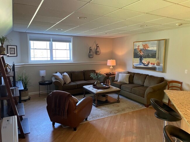 Photo - 868 Ledgewood Dr