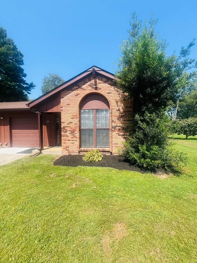 Building Photo - Welcome to Woodbine One Rental
