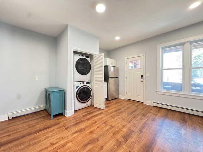 Photo - Spacious 3BR w/ In-Unit Laundry – Renovated, Near Yale SOM Unit 2R