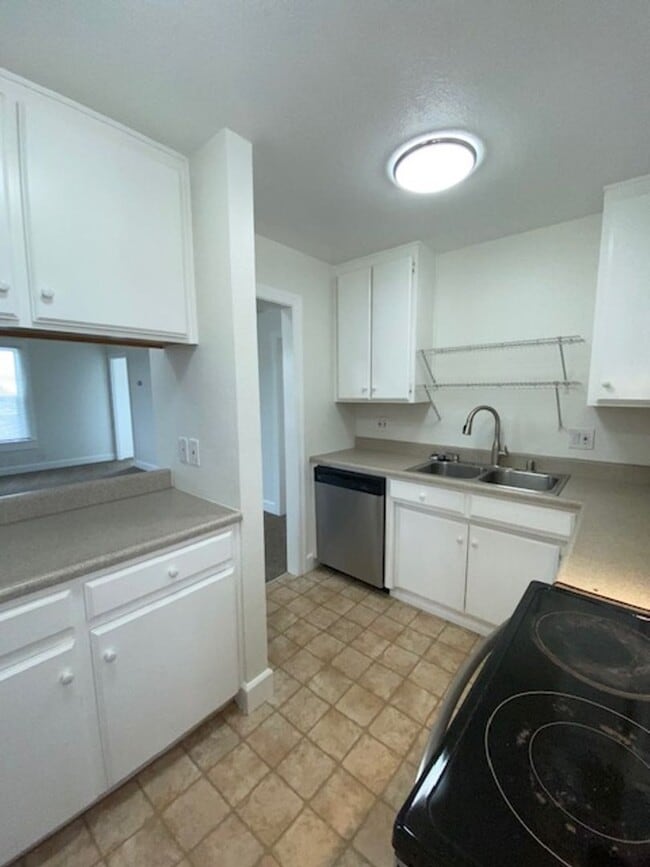 Photo - Laine Hill Condominiums Unit 20 B