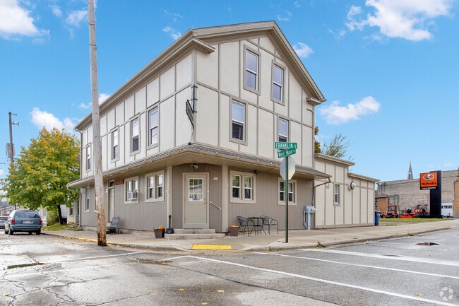 Building Photo - 527 W Main St Unit A Rental