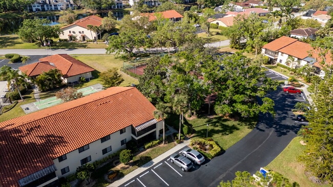 Photo - "Discover Serenity: Spacious 2-Bed, 2-Bath Condo in Vibrant Sarasota!" Unidad 202
