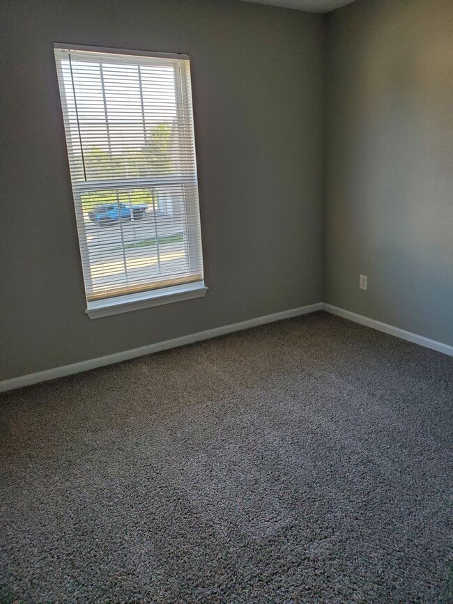 Photo - Oak Grove 3 bedroom 2 1/2 Bath Townhouse