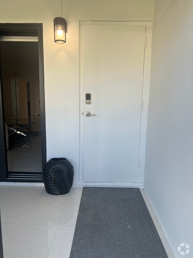Building Photo - 303 Racquet Club Rd Unit Racquetclub Road Rental