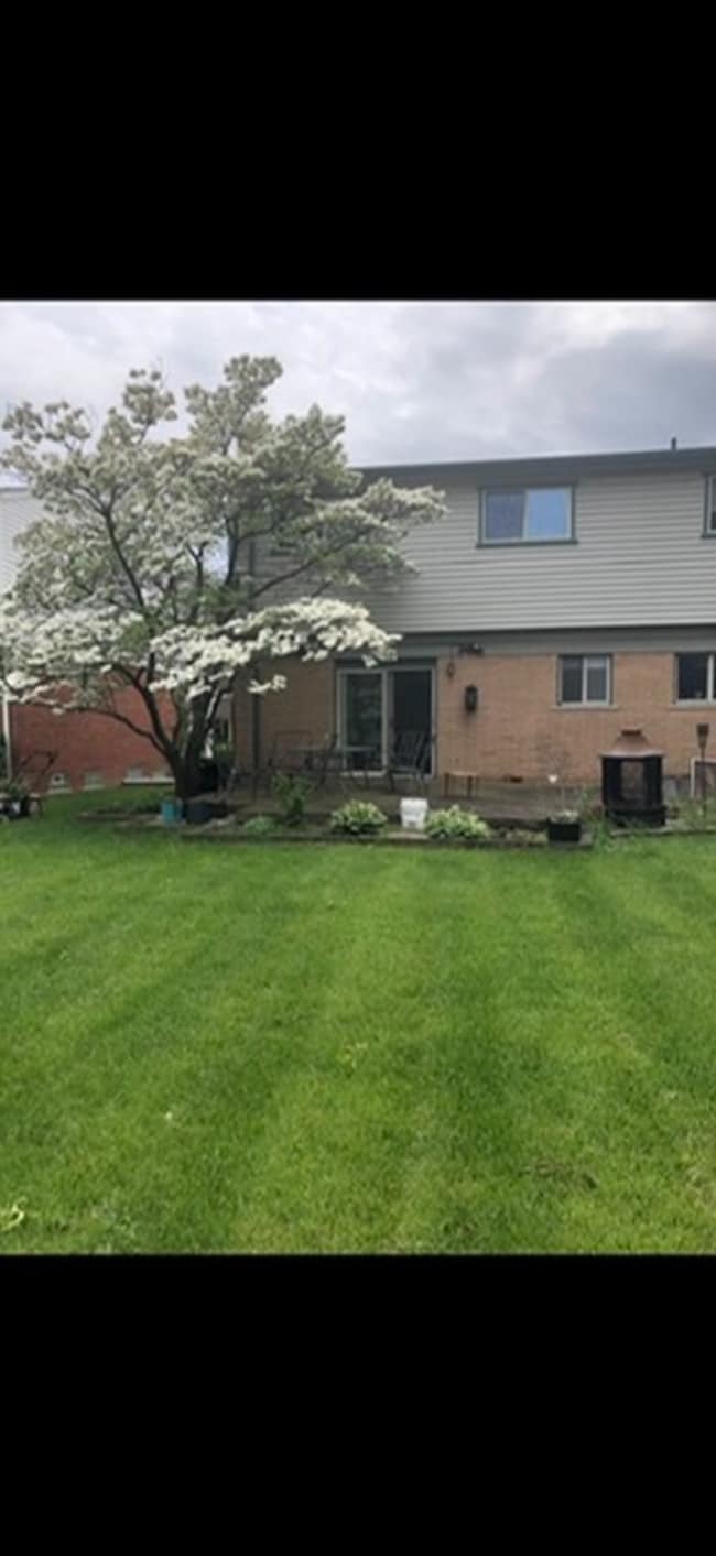 Photo - 16974 Sherborne Ave