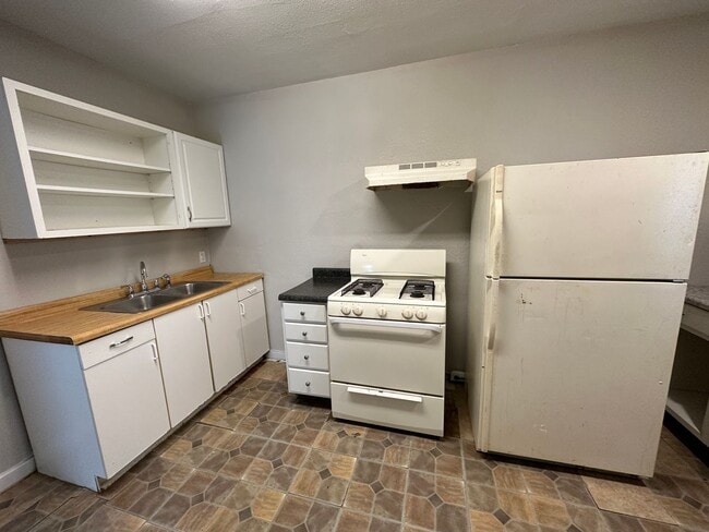Photo - 901 Logan St SE Unit 901 Logan SE, Apt 2
