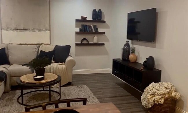 Building Photo - 3109 Plantation Rd