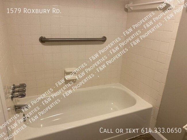Photo - 1579 Roxbury Rd
