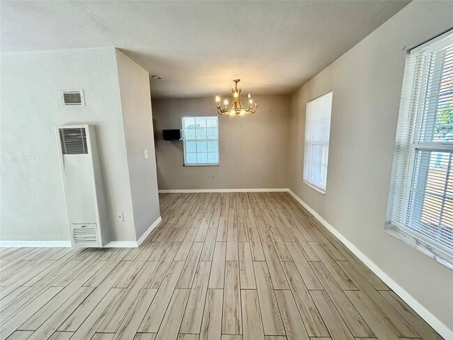 Photo - 21969 Beverly Ave