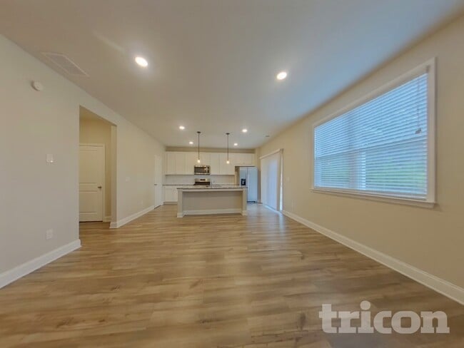 Photo - 73 Leyland Ct