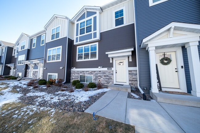 Building Photo - 21860 136th Wy