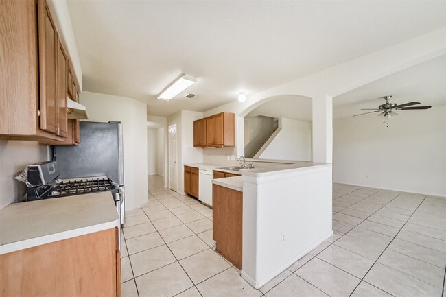 Photo - 7102 Calix Ln