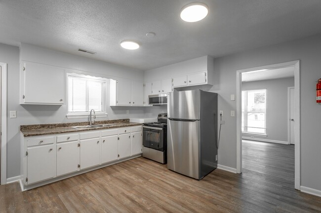 Photo - 3339 Pinewood Ave Apartment Unit B