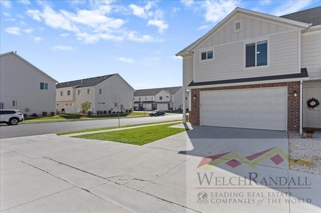 Photo - Beautiful 3 Bed 2.5 Bath Townhome in West ...