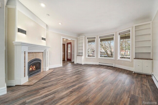 Photo - 2716 Van Alstyne St