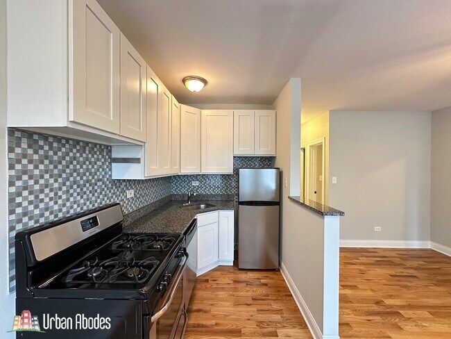 Photo - 523 W Melrose St Unit A02C