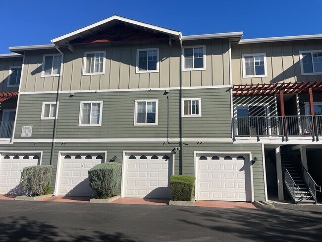 Building Photo - Charming 2 Bedroom Condo in Wildhorse Community Unit 214