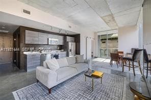 Photo - 151 SE 1st St Unidad 401