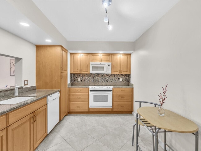 Photo - 1150 Hillsboro Mile Unit 309