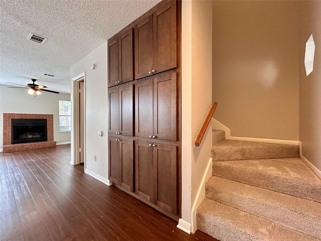 Photo - 8910 Schick Rd