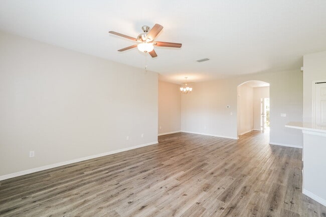 Photo - 748 Star Pointe Dr