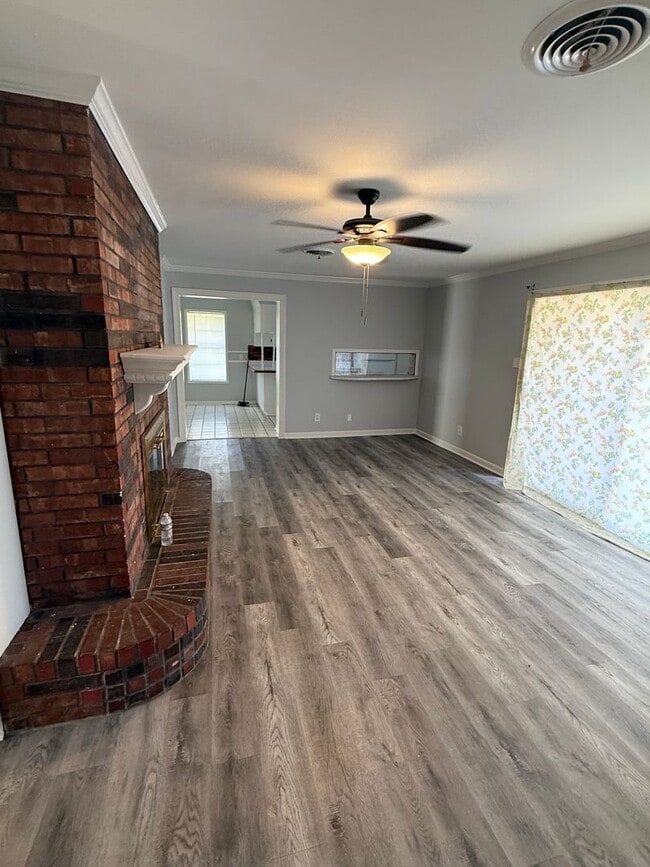 Photo - 4 Bed 2.5 Bath House