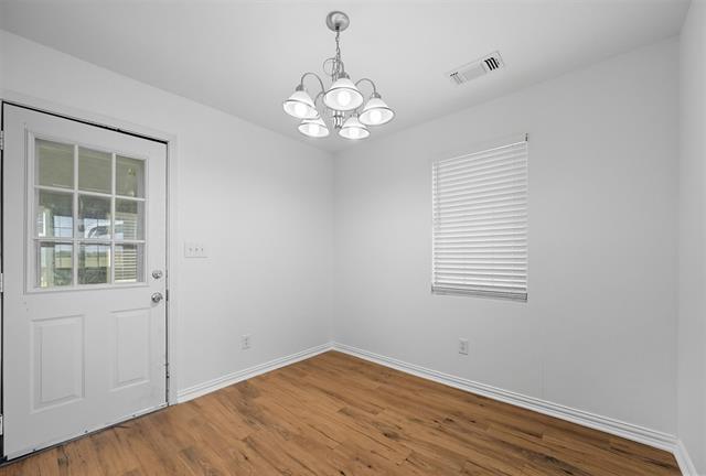 Photo - 304 S Oak St