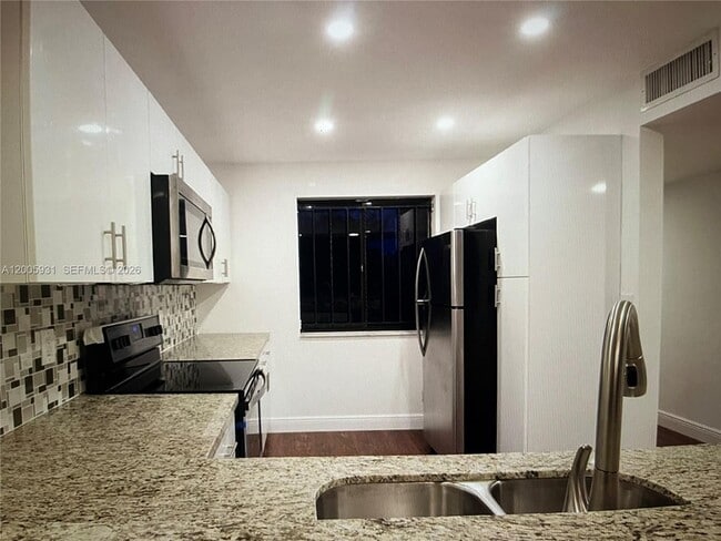 Photo - 201 Lakeview Dr Unit 204