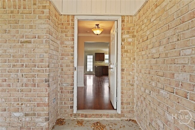 Photo - 220 Augusta Way