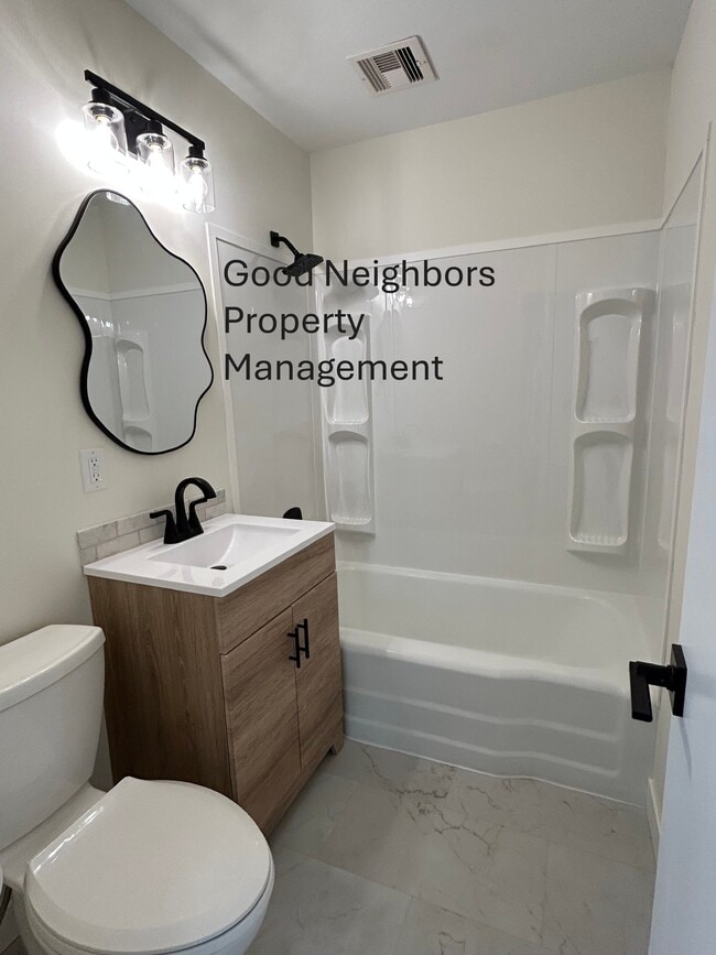 Bathroom - 2328 W Wildwood Rd