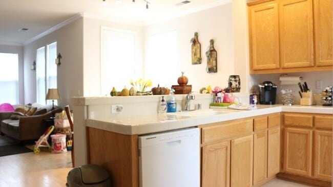 Building Photo - 7861 Dickens Way
