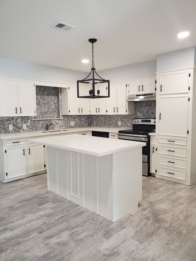 Photo - 113 E Hoogland Ave