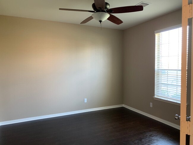 Photo - 1010 Messina Ln