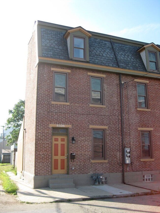 COOL BRICK HOUSE WITH BACKYARD ON QUIET ST... - COOL BRICK HOUSE WITH BACKYARD ON QUIET ST...