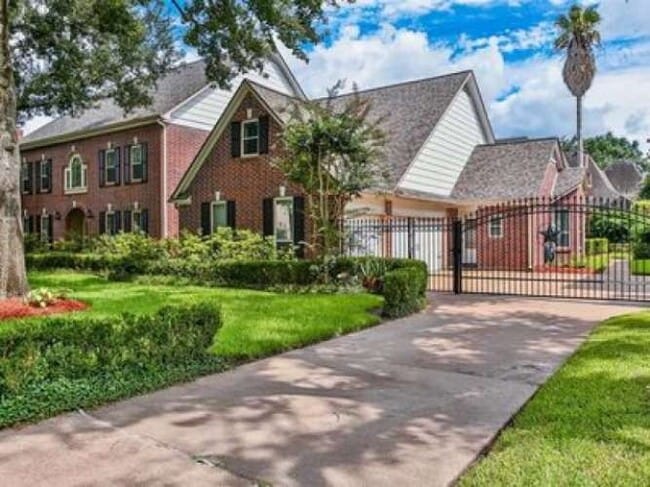 Photo - 20115 Echo Falls Dr