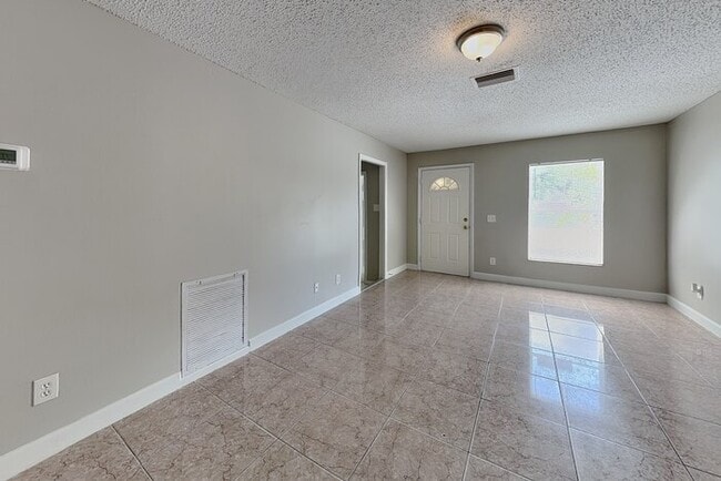 Photo - 1721 2nd St SE