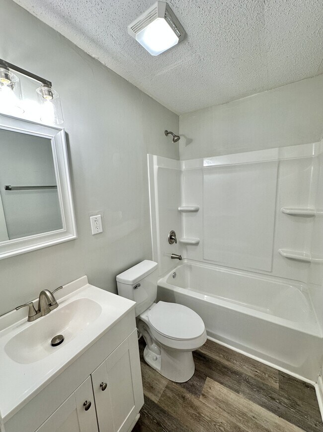 Photo - 724 Illinois Rd