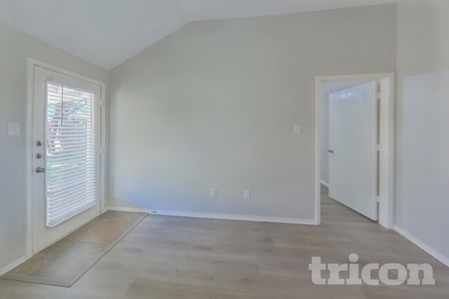 Photo - 12212 Rolling Ridge Dr
