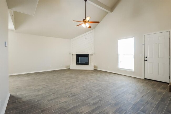 Photo - 725 Lapwing Rd