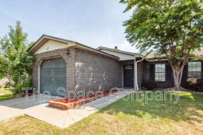 Photo - 404 Erskine St