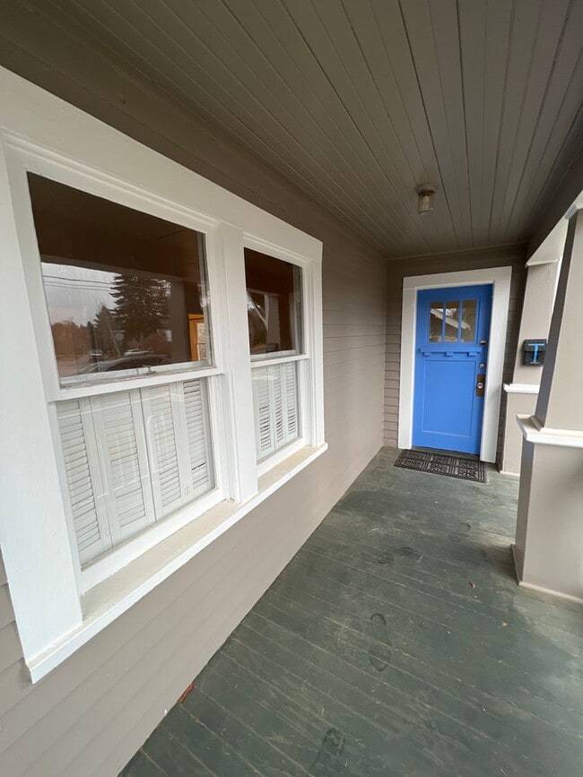 Photo - Remodeled DOWNTOWN Bend House, Newer Flooring/Paint/Appliances, Gas heat, Small Garage, Fenced Yard