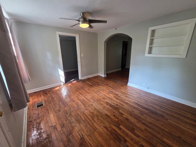Photo - North Columbus Cottage on almost an ACRE fenced  2 Bedrooms 1 Bath with bonus room