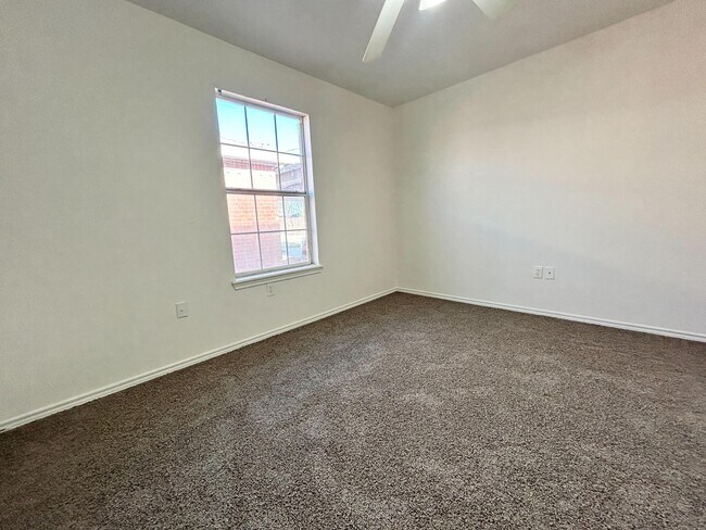 Photo - 1112 82nd St