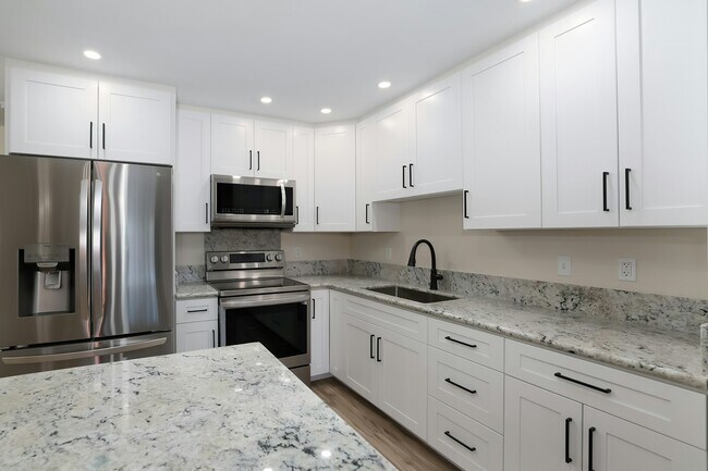 Photo - 46-63-63 Emepela Pl Townhome