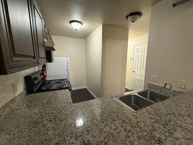 Photo - 1336 Jade Ave Unit 1336-B