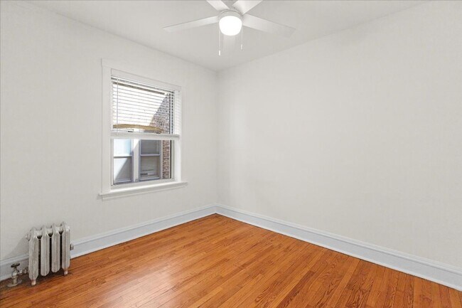 Photo - Large One Bedroom in Andersonville Unit 29-2B