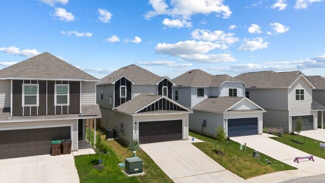 Building Photo - "Spacious 4-Bed Oasis with Granite Counter... Rental