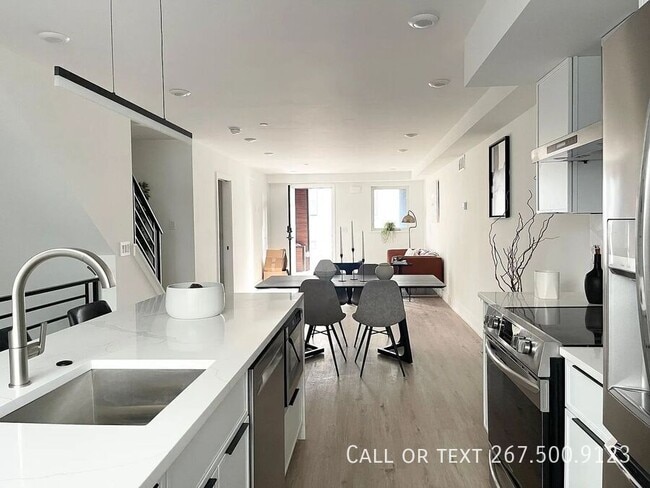 Building Photo - 2605 E Boston St Unit 1