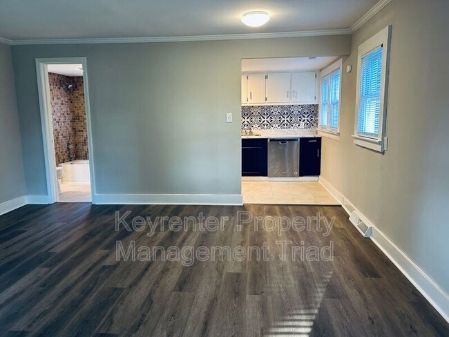 Photo - 5087 Meadowbrook Dr