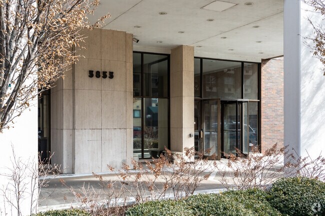 Entry - Thorndale Beach South Condominiums